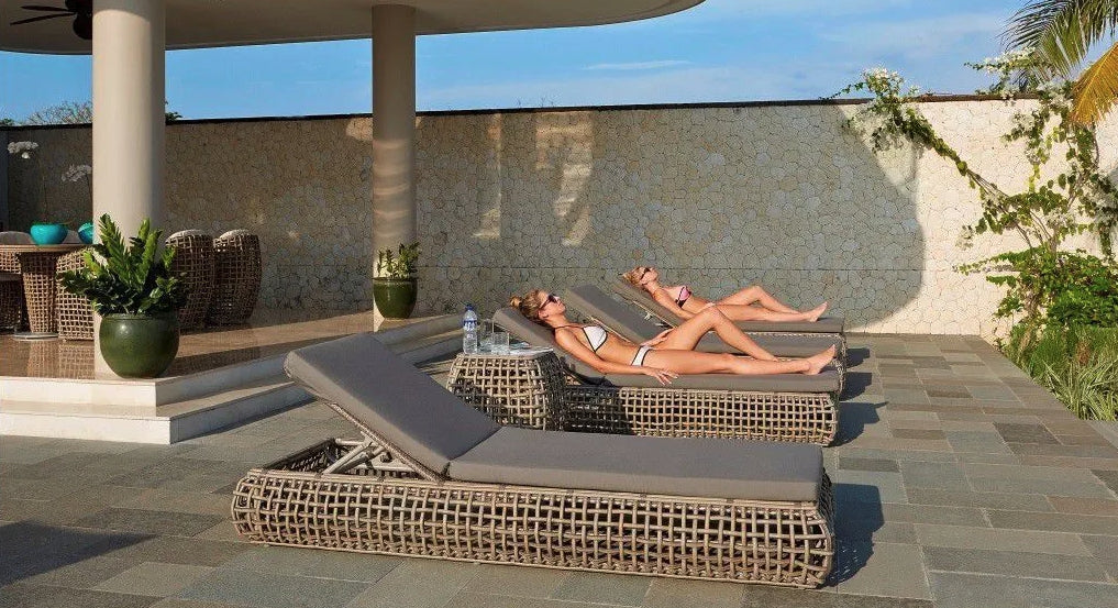Bain de soleil de luxe DYNASTY avec des coussins rembourrés imperméables