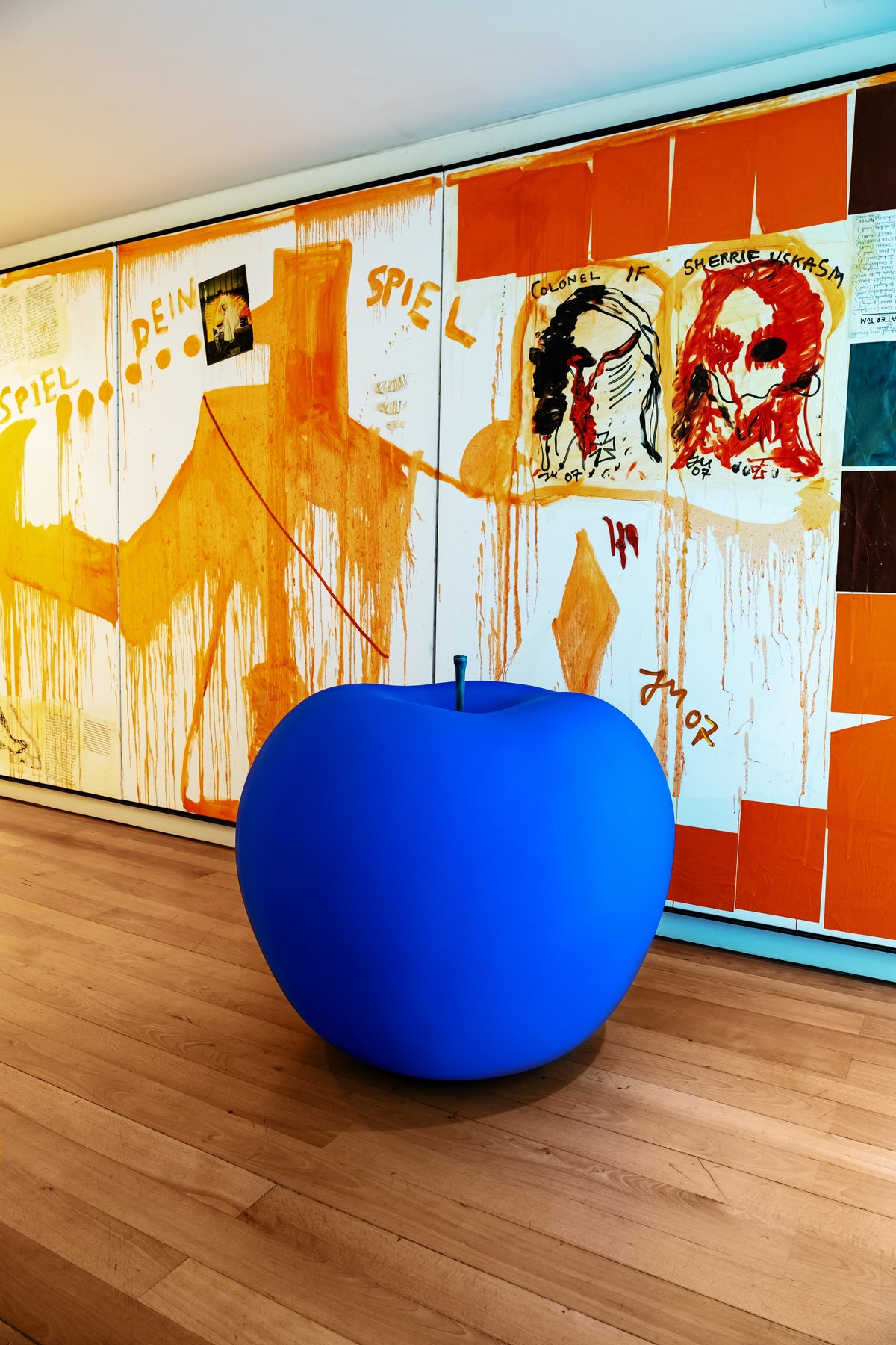 Banane Velours Mat Couleur Bleu Lapis Lazuli Bull and Stein Lisa Pappon
