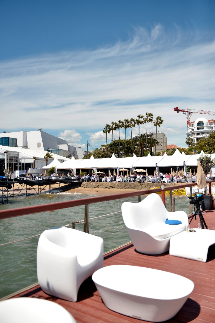 Fauteuil et Table Basse Blow de Vondom au Majestic Barriere Cannes