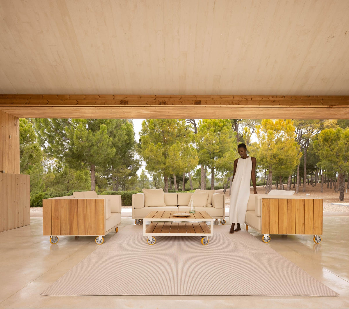 Canapé Moelleux En Tissu à Roulettes Structure Bois Exotique Teck VINEYARD Sofa VONDOM
