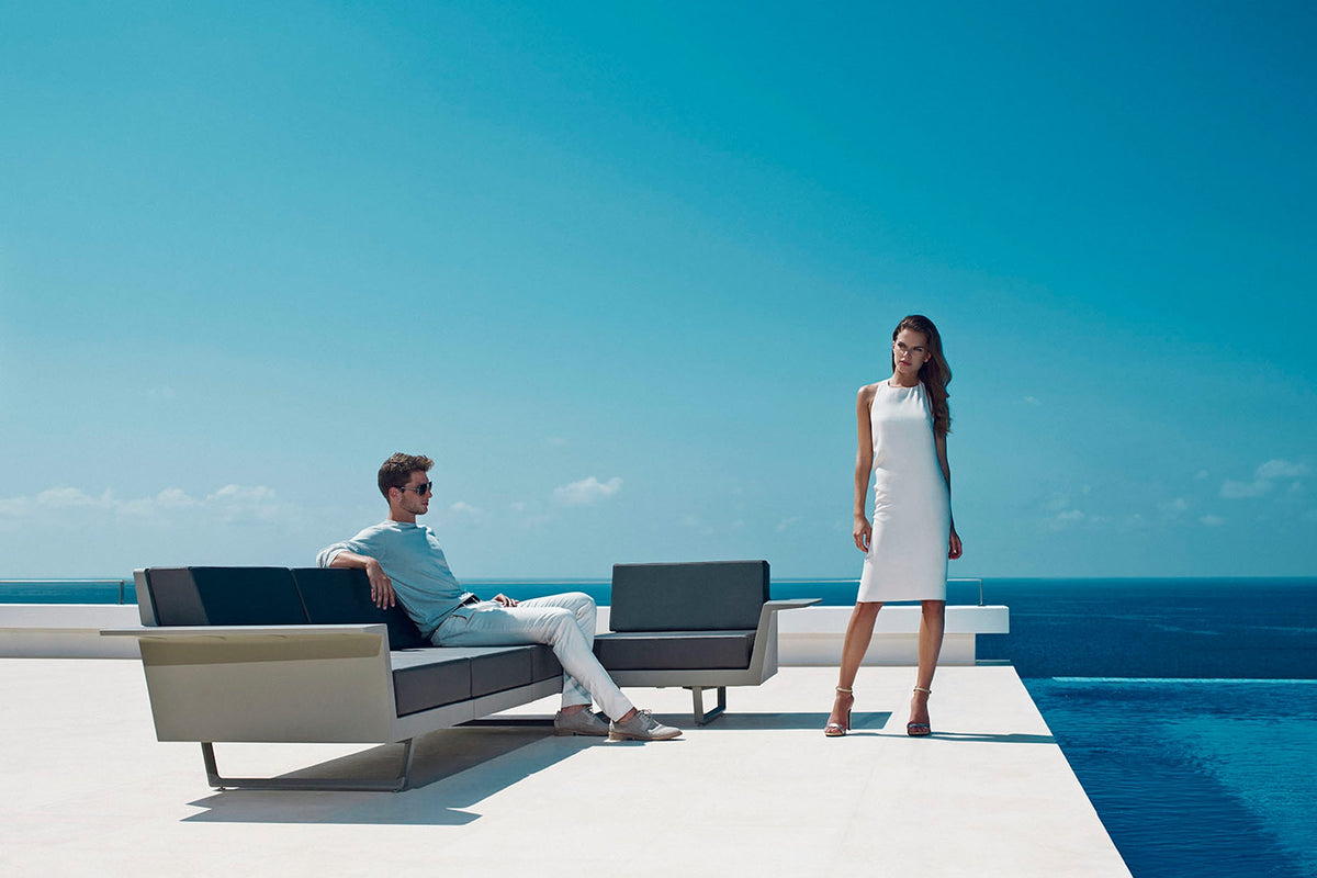 DELTA Corner Sofa by Vondom (shown here with matt finish)