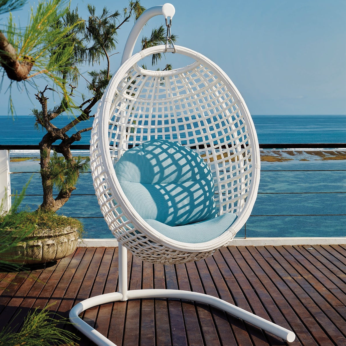Dynasty hanging chair - Skyline Design
