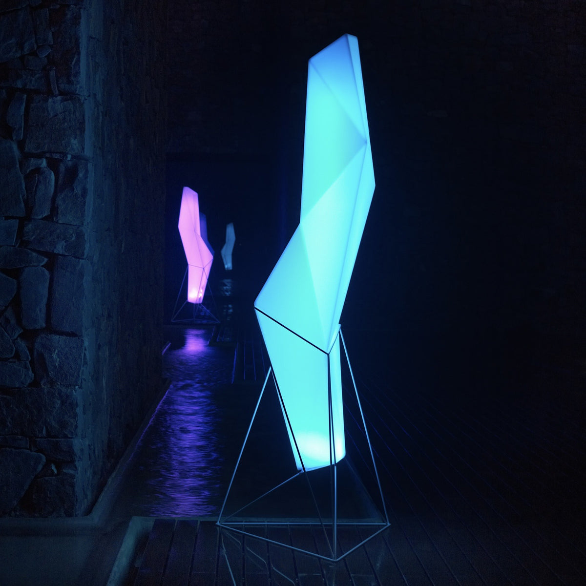 FAZ wireless RGBW LED design lamp - Vondom