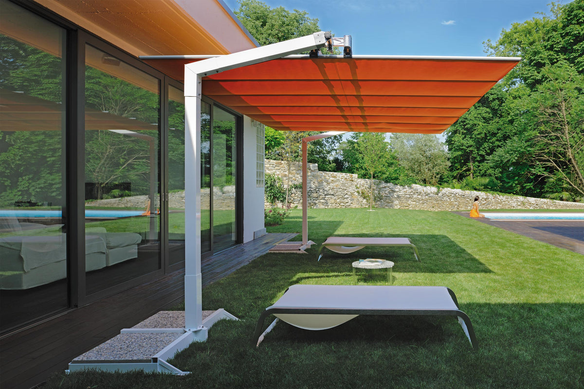 Parasol Flexy avec Store Inclinable a l'Horizontale par Fim