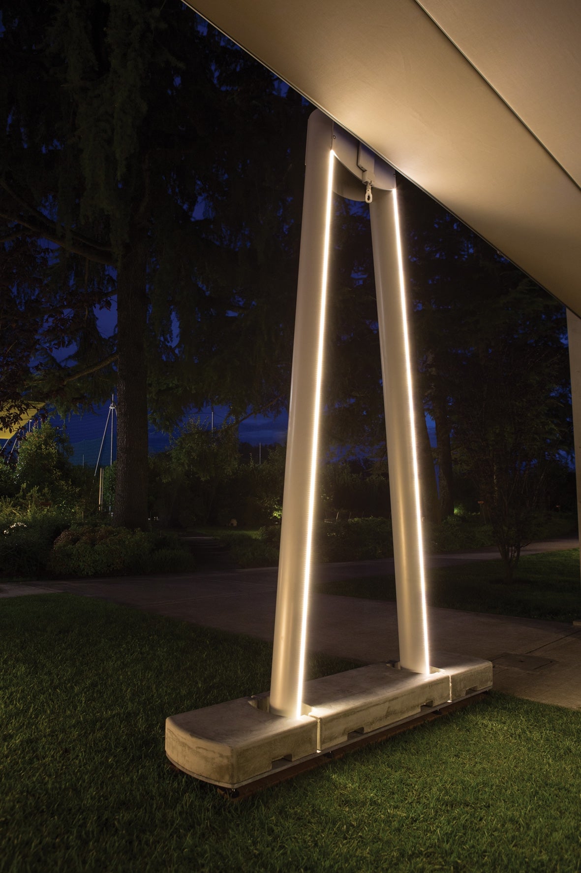 Flexy XL Post with LED Lights (sold separately)