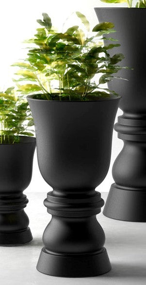 Pot de fleur forme pièce d'échec black