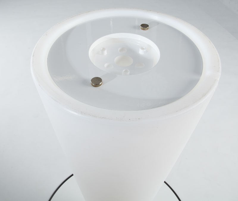 Hopla - Table Ronde pied Conique - Slide Design