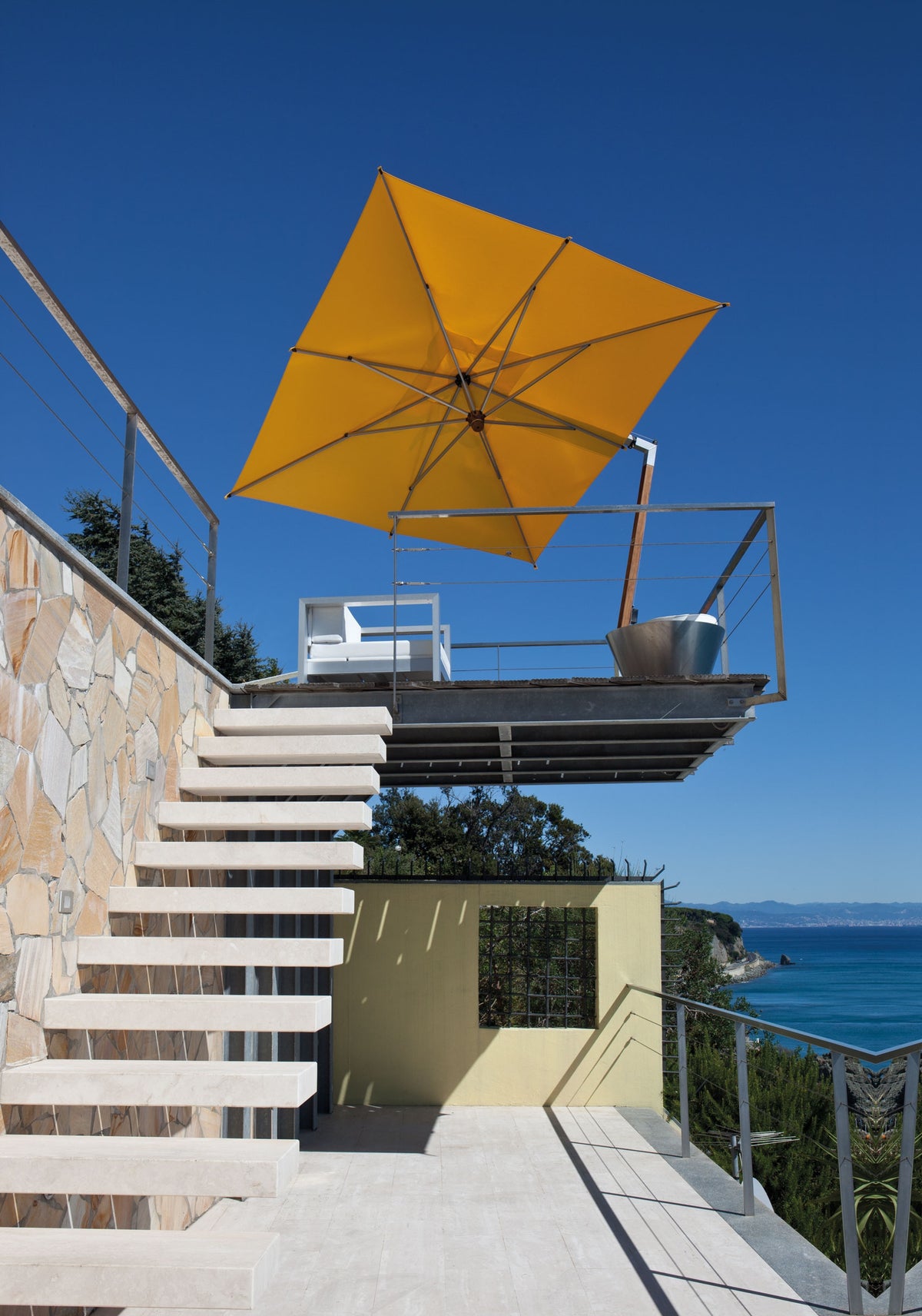 Ischia Grand Systeme de Protection Solaire Deporte avec Toile Carrée Inclinable par Fim