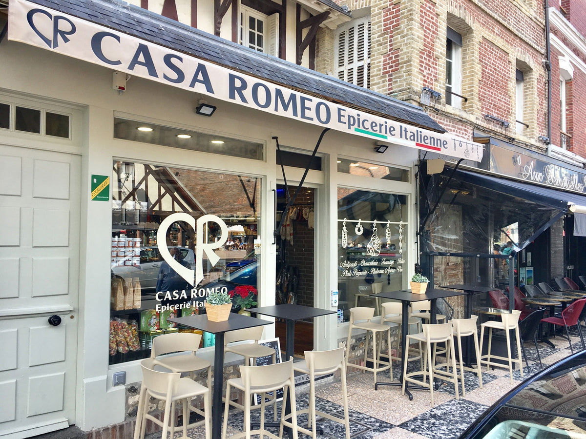 AFRICA Outdoor High Bar Stools ideal for a Trendy Terrace of a Deli Bistrot Bar Restaurant