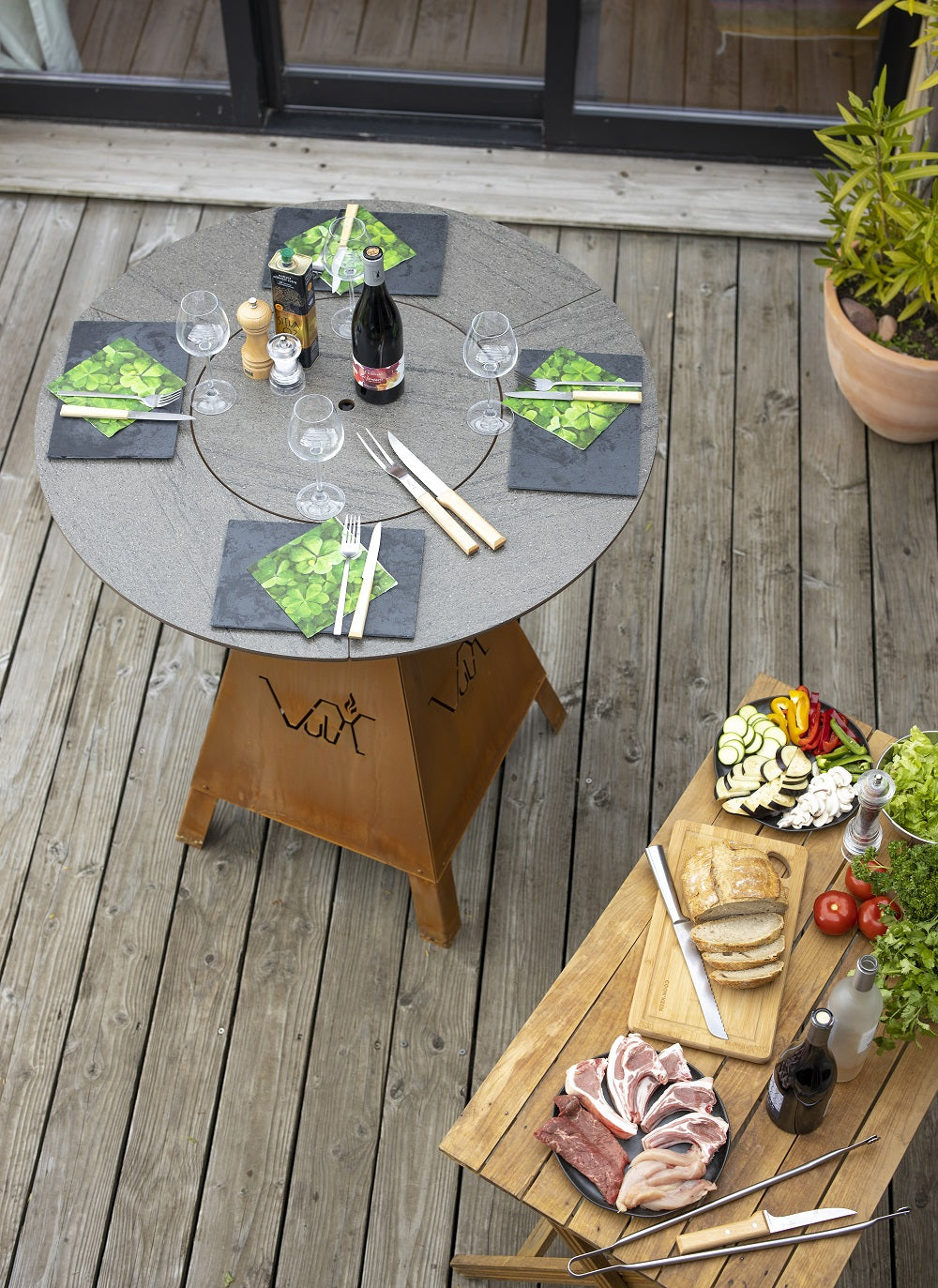 Table de bar exterieur Brasero plancha avec couvercle HPL en option MAGMA de VULX