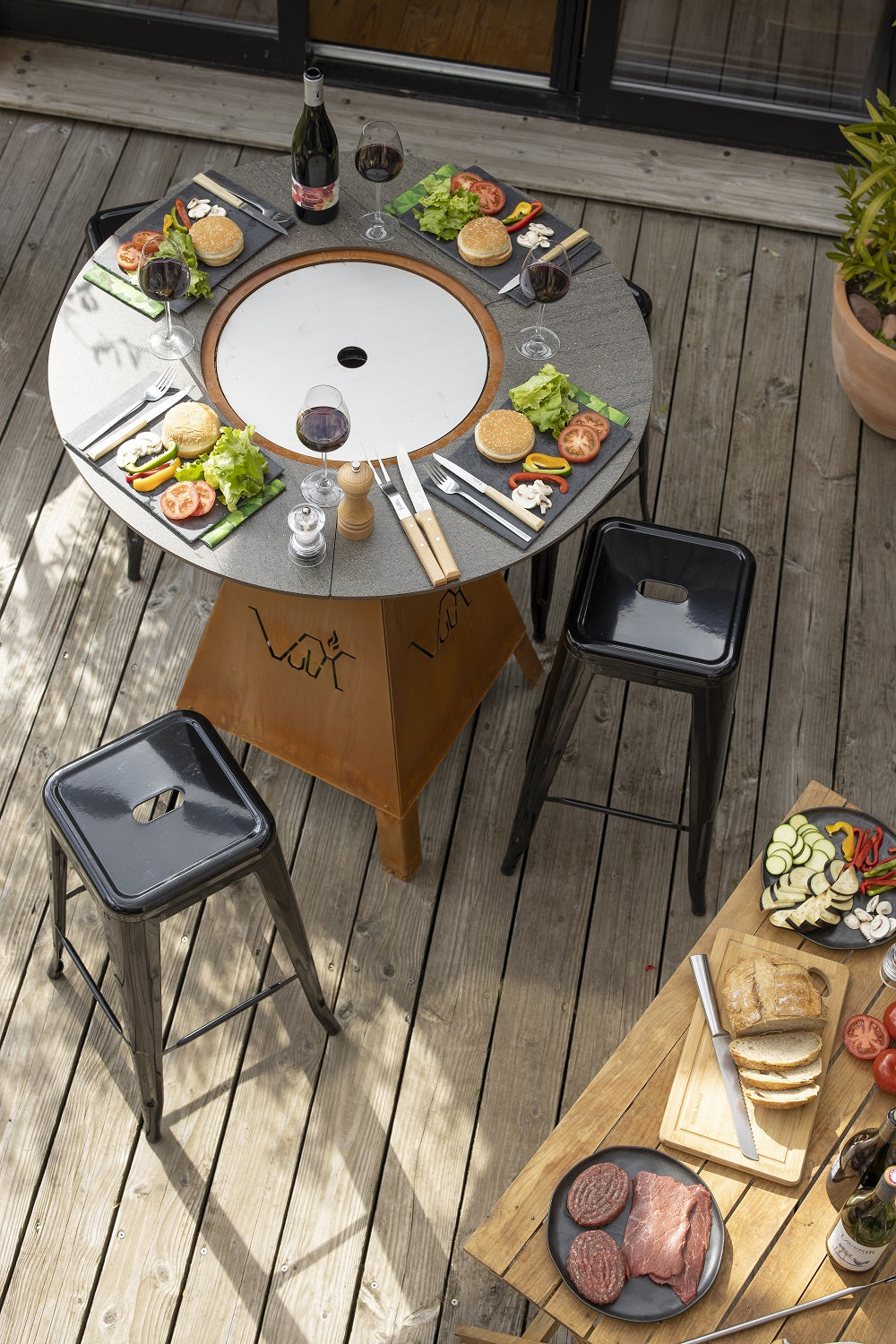 Table haute extérieure plancha pour événementiel restaurant plein air MAGMA High Gaz de Vulx