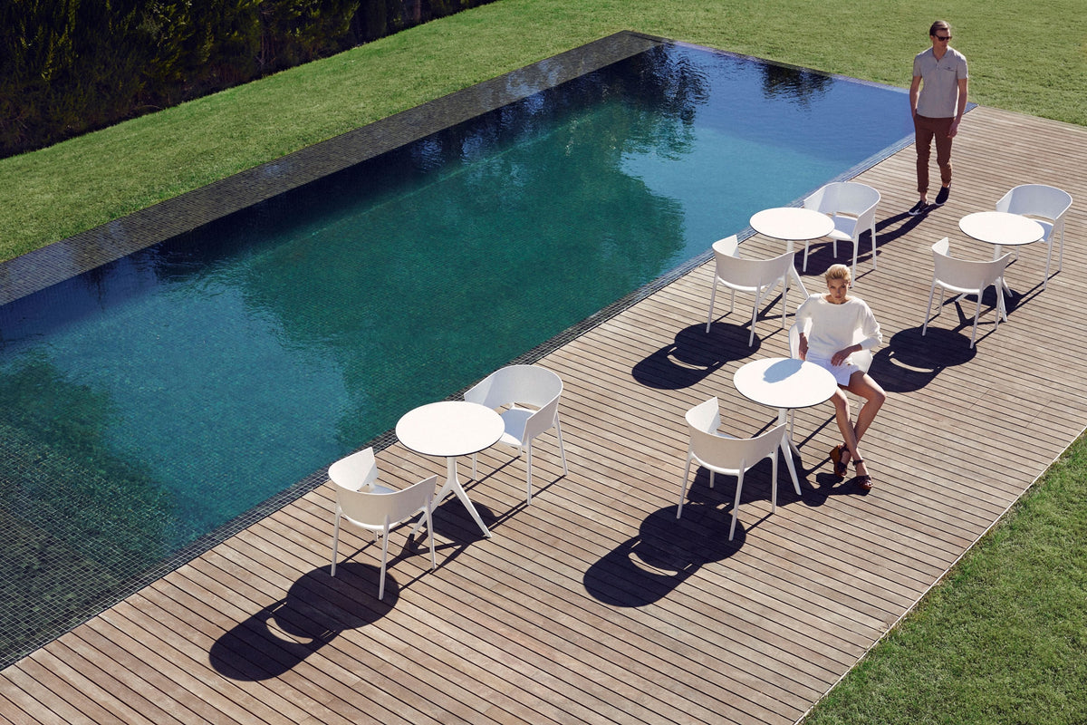 MARI-SOL Round Tripod Restaurant Table suitable for Outdoor Use