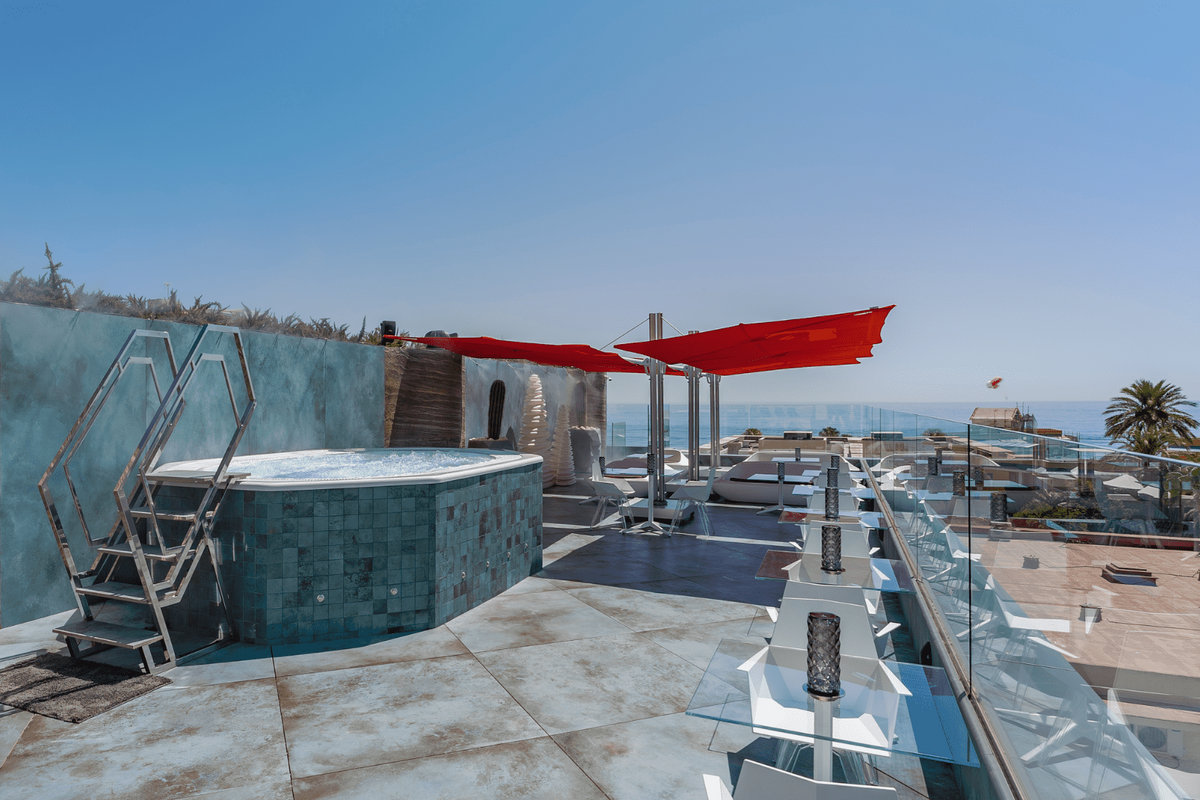 SPECTRA 250 Parasol professionnel résistant au vent fort UMBROSA