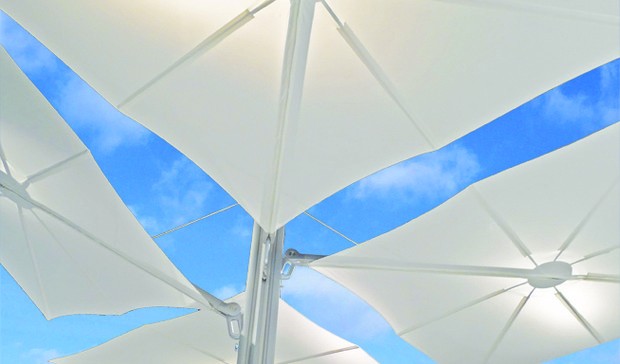 XXL Parasol SPECTRA MULTI 560x560 cm flat design central pole UMBROSA