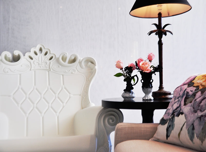 Trone Lampe Table Couleur Blanc Laque Queen of Love Slide Design