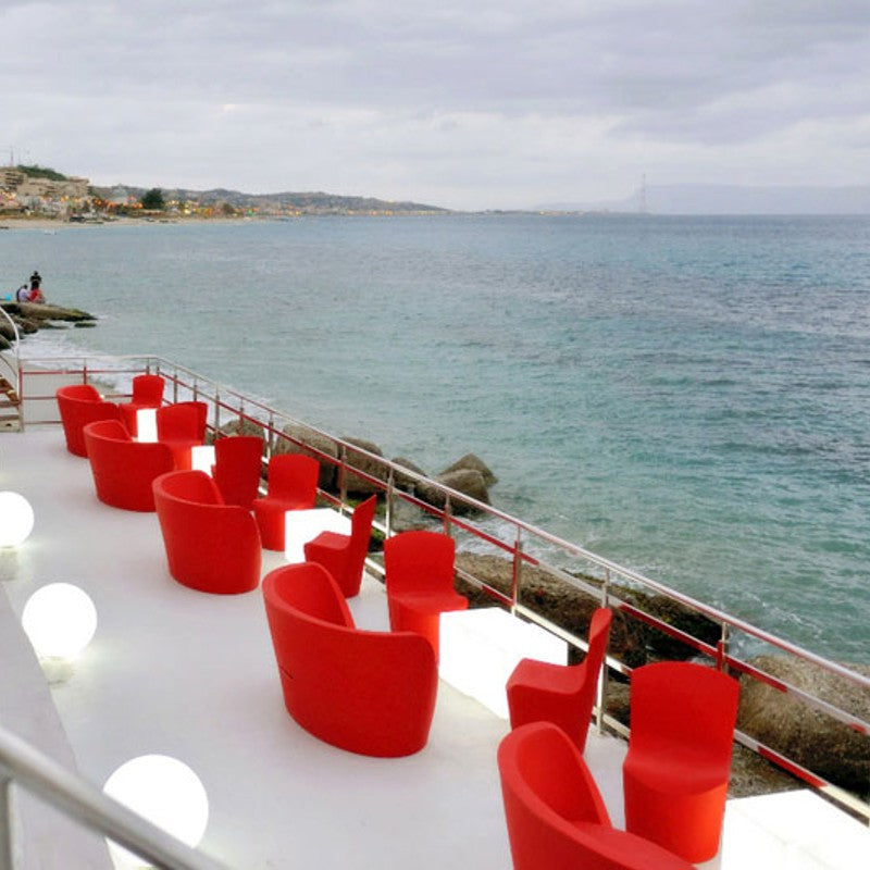 Rap - red sofa - Slide Design