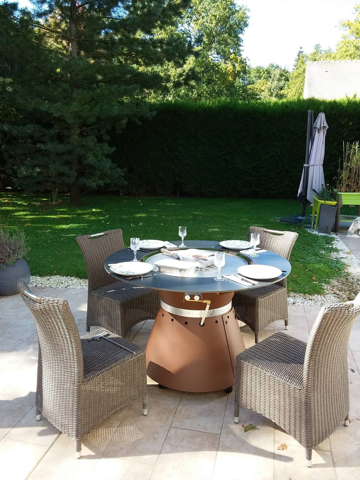 Table terrasse de restaurant brasero plancha FUSION MEDIUM GAZ de VULX