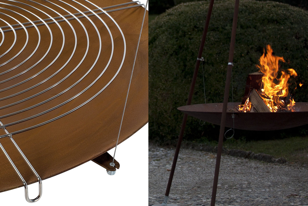 Détail Grille (en option) et Feu - Tripee - Brasero de Terrasse en Acier à Trépied - AK47