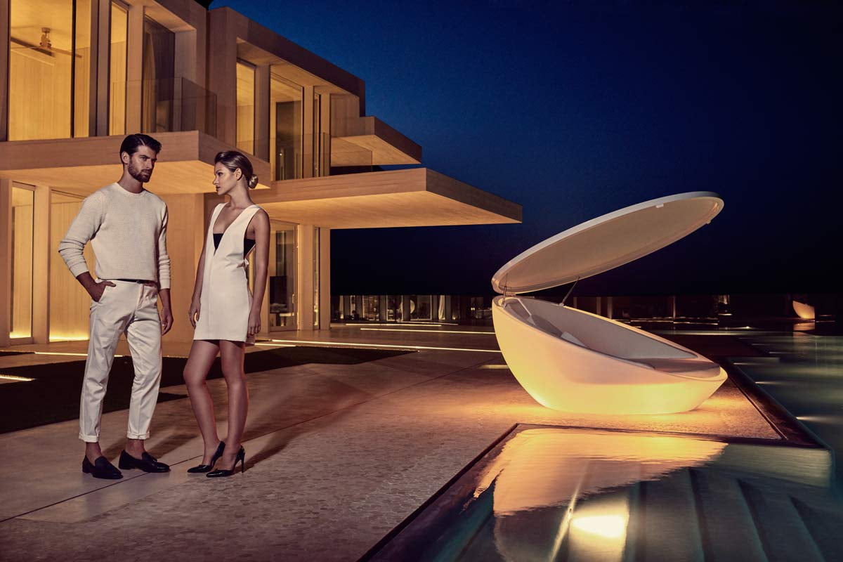 ULM Daybed avec Parasol et Lumière Polyethylene Translucide par Vondom