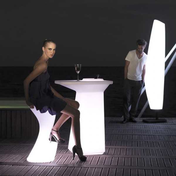 Mange Debout Lumineux ou table haute lumineuse Moma Vondom