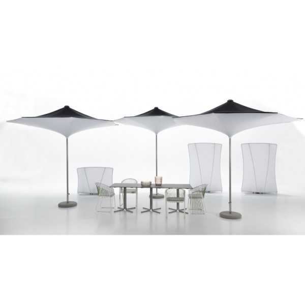 Parasol de design contemporain - un grand parasol fixe