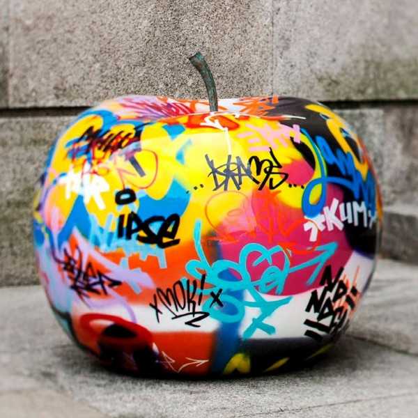 Pomme Décoration Géante avec Graffiti par Lisa Papon - Diamètre 120 cm