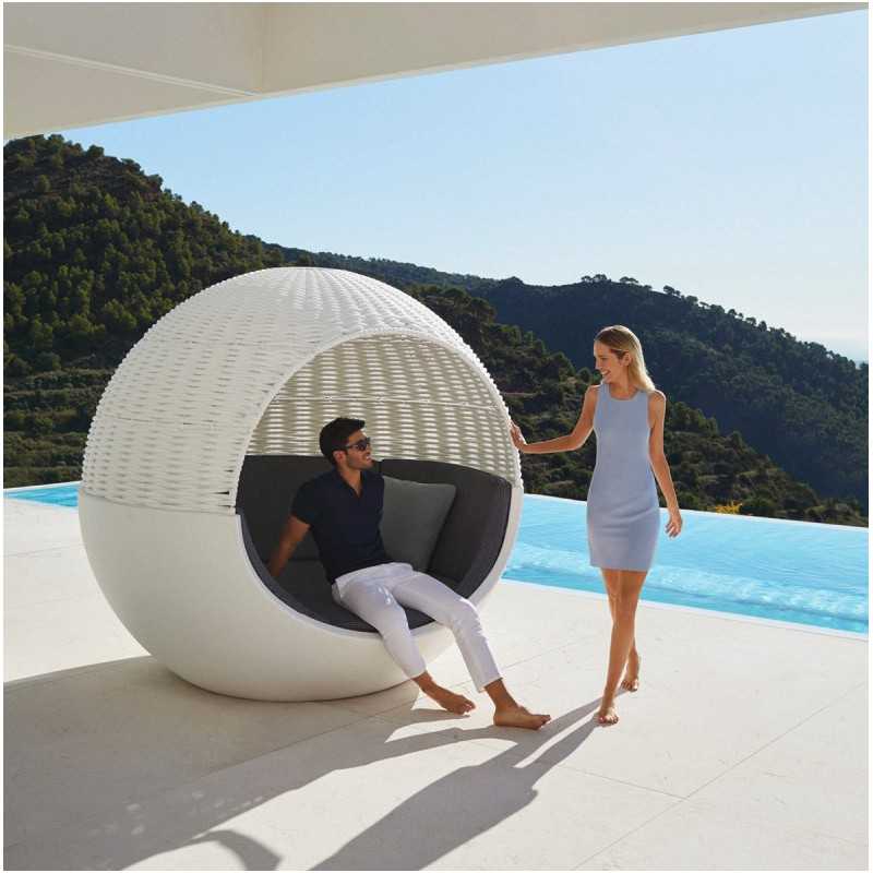 DAYBED Moon Mat Round Lounger with Braided Sunshade Vondom
