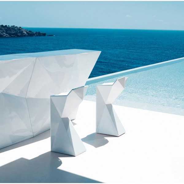 Faz Side Bar by Vondom (shown here in Lacquered version) and Stainless Steel Tabletop (optional)