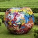 Pomme Décoration Géante avec des Graffitis Bull and Stein - diamètre 120 cm