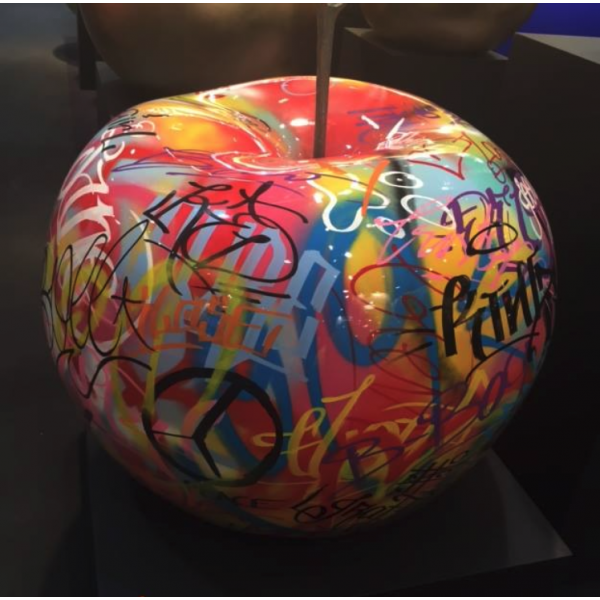 Apple Graffiti Sculpture bull & Stein