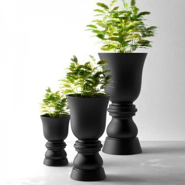 Lot Vases forme calice noir