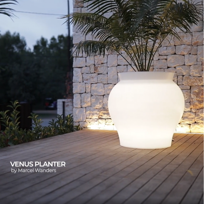 Large Lighted RGBW Curved Shape Pot Venus Planter by Vondom