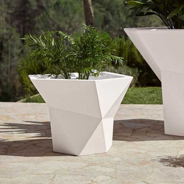 Lacquered Geometric Vase white