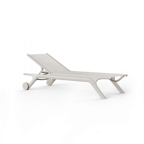 Africa Vondom white sun lounger Wheels