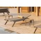 chaises longues africa vondom sur une terrasse