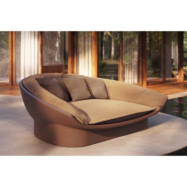 Luna Vondom daybed on a terrace