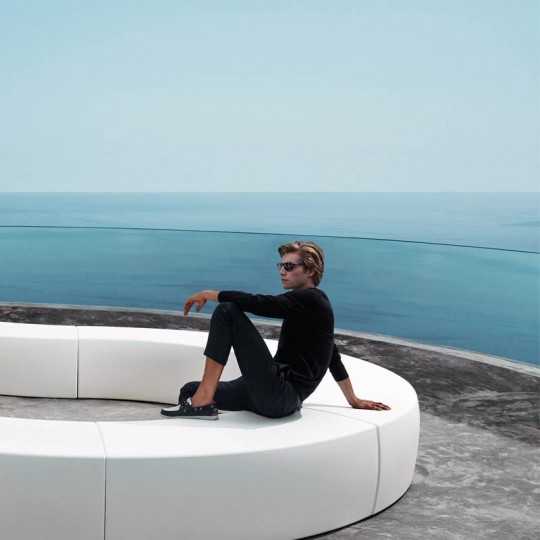 Unique and clean design Outdoor Bench created with several And Banco modules by Vondom