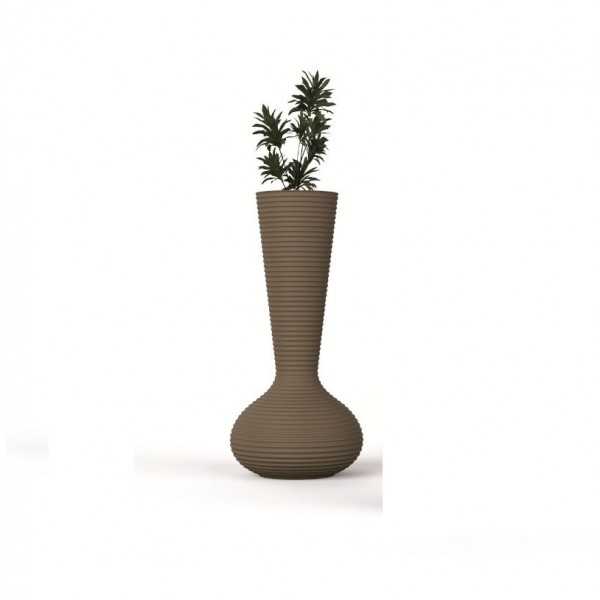 Pot Bloom par Vondom - Son design original rappelle symboliquement le stade de floraison