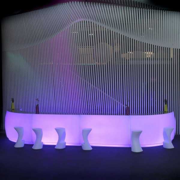 Another example of a Multicolored LED Light Bar (pink light) created with the Fiesta 180 and Curva modules