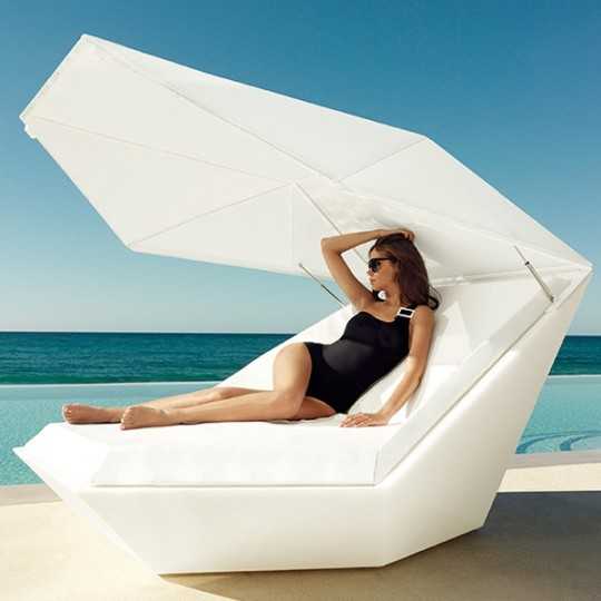 Faz Daybed Parasol Lacquered - Oversized Outdoor Furniture with Sunshade System by Vondom