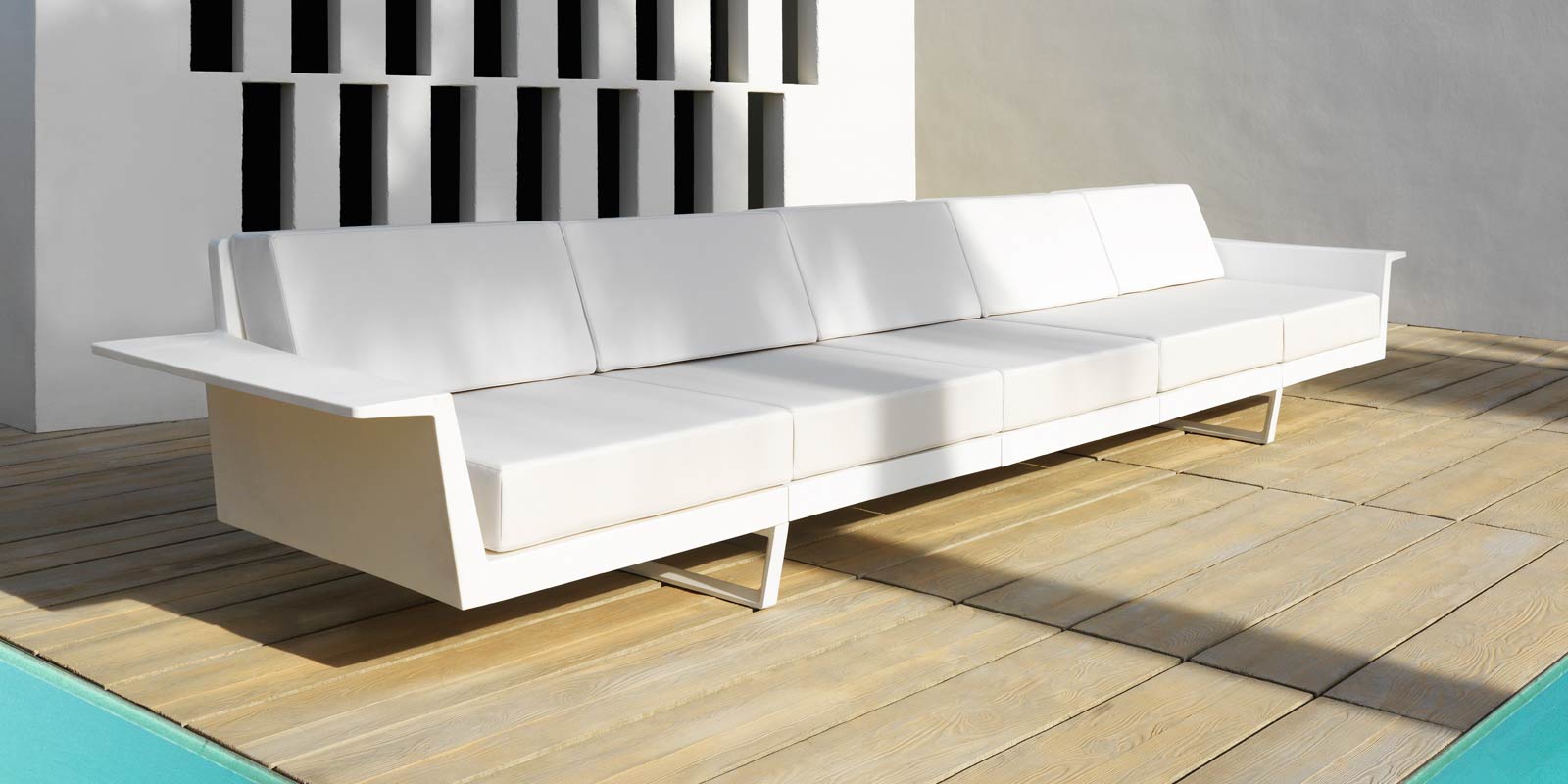 DELTA A Lounge Outdoor Sofa with Lacquered Finish by Vondom