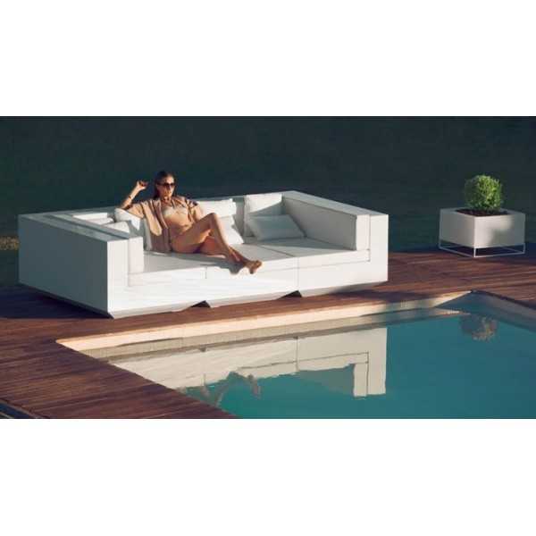 Trois Modules Combines de Meridiennes Vela Sofa Chaiselongue en Terrasse de Piscine