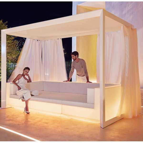 Pergola Vela Cenador and modular Vela Sofa Chaiselongue - Vondom