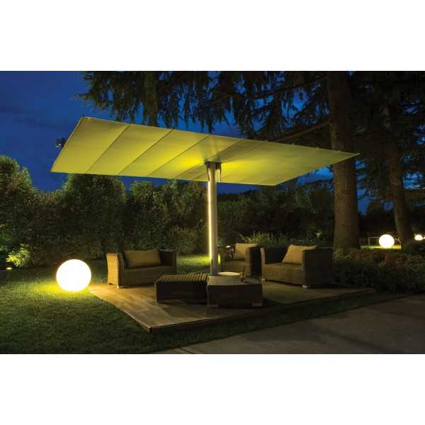 Parasol Flexy Twin utilisable aussi de nuit. Mat avec Eclairage sur un cote en option