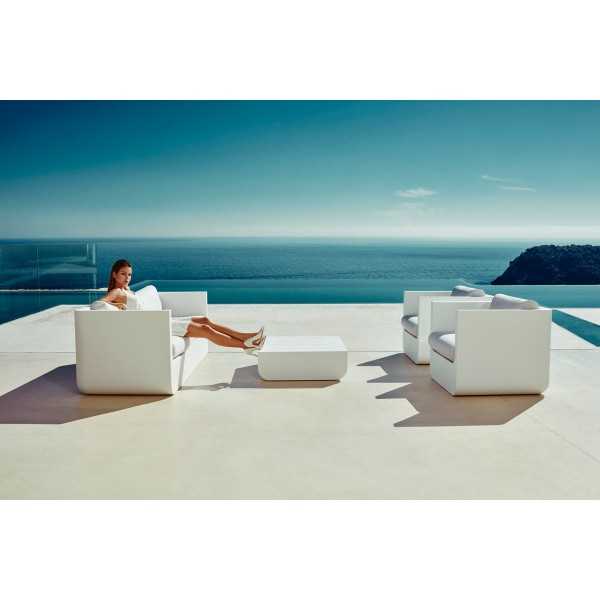 Sofa, Table Basse et Fauteuils Blancs Translucide ULM Luz de Vondom (eteints)