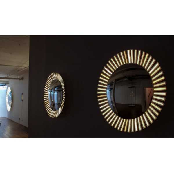 LUCKY EYE S and LUCKY EYE L Round Wall Lamps with Mirror and starburst OLED Lights