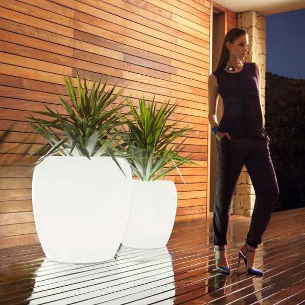 Pot de Jardin avec Lumiere Blow 60 et 80 Vondom