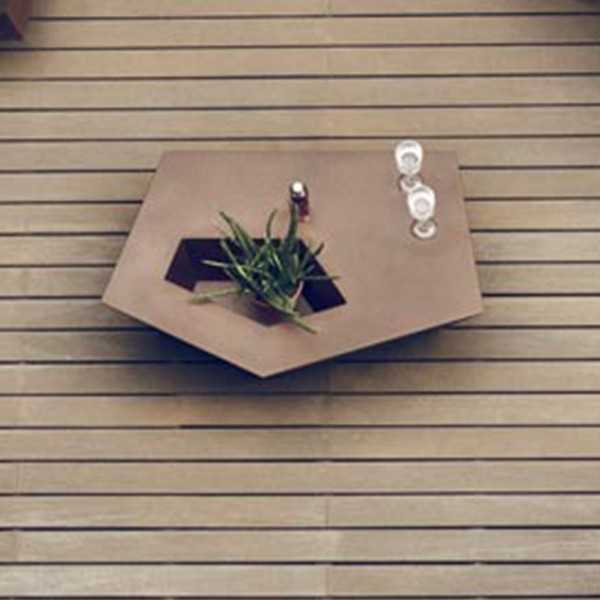 Faz Coffee Table Lacquered - Outdoor Table with Lacquered finish and Planter