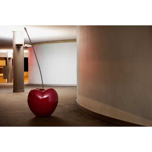 Cerise Rouge Vernis Brillant Sculpture Interieure Bull & Stein Lisa Pappon