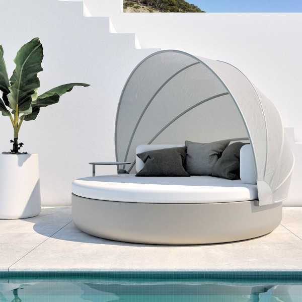 ULM Daybed Round Igloo Garden Bed with Articulated Canopy by Vondom